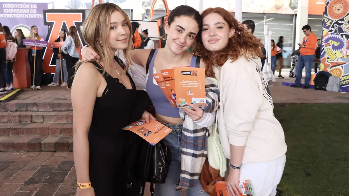 MÍA RUBIN, SHIRA BARZILAI Y SOFIA PEREZ